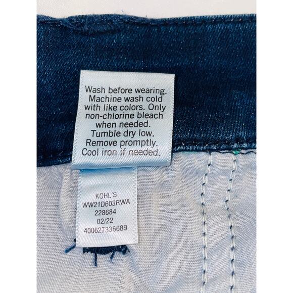 Nine West Denim Cutoff Shorts - Women's Size 14 - Frayed Hem & lots‎ of Stretch - Picture 7 of 8